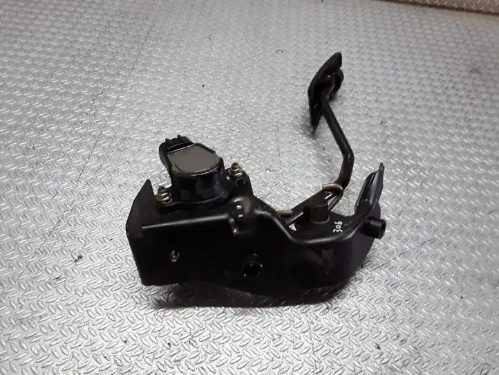Toyota Avensis T250 (2003 - 2006) 7811135030 Педаль акселератора — фото 2