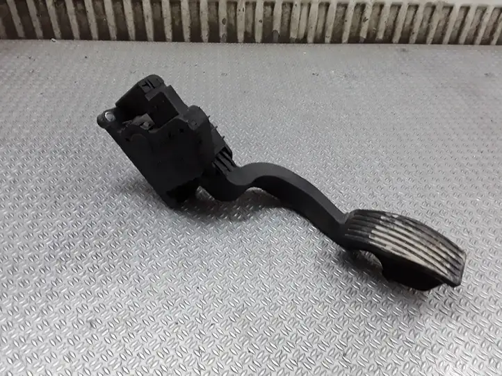 Opel Corsa D (2006 - 2010) 55702020 Педаль акселератора — фото 3
