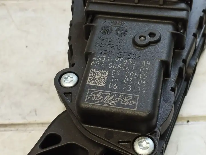 Mazda 5 (2005 - 2010) 4M519F836AH Педаль акселератора — фото 2