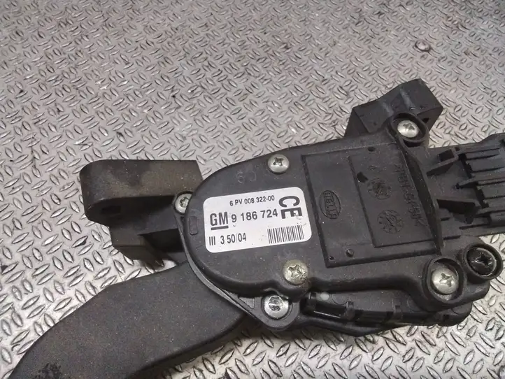 Opel Vectra C (2002 - 2005) 9186724 Педаль акселератора — фото 3