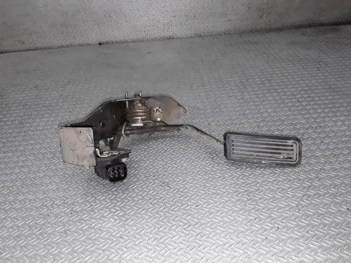 Toyota Corolla E120 E130 (2000 - 2004) Педаль акселератора — фото 1