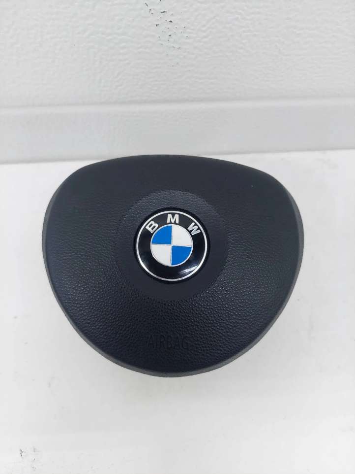 33677051501K BMW 1 E81 E87 Vairo oro pagalvė