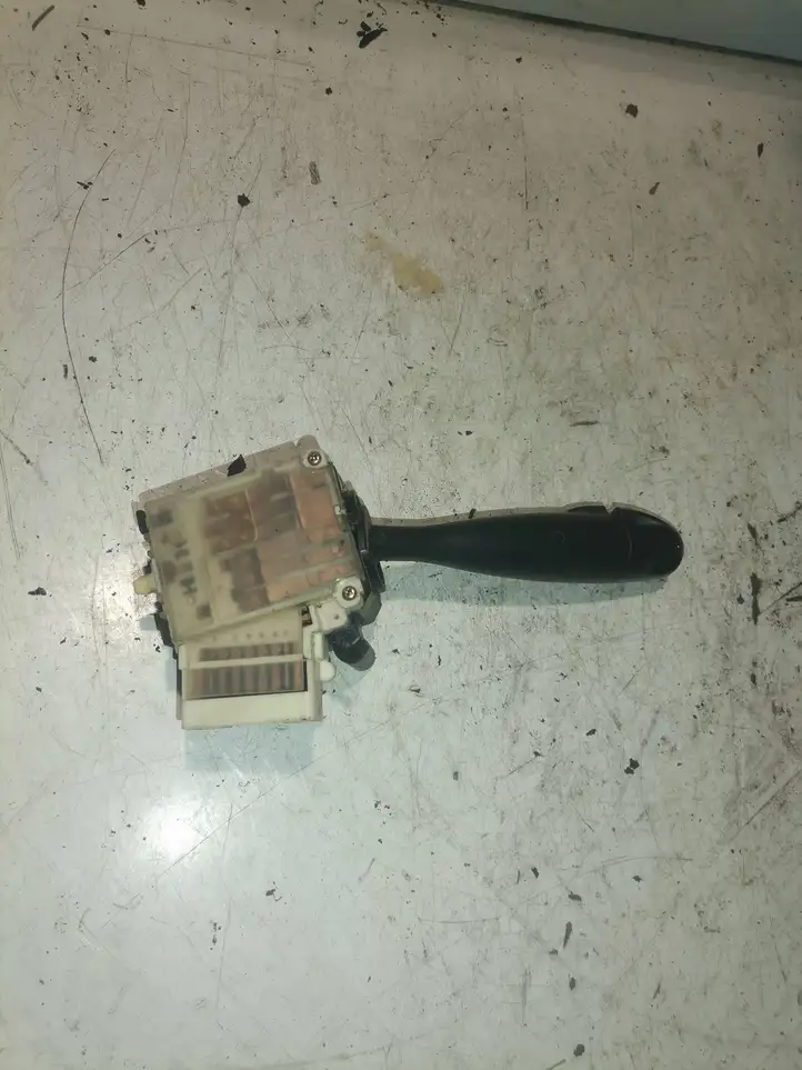 Toyota Yaris Verso (1999 - 2005)  173648 Ручка поворотов/ фонарей