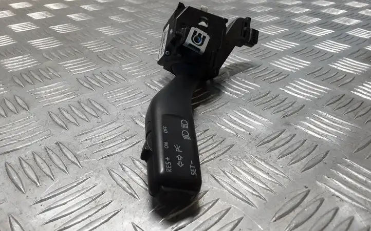 Seat Altea (2004 - 2009)  1K0953513A Ручка поворотов/ фонарей