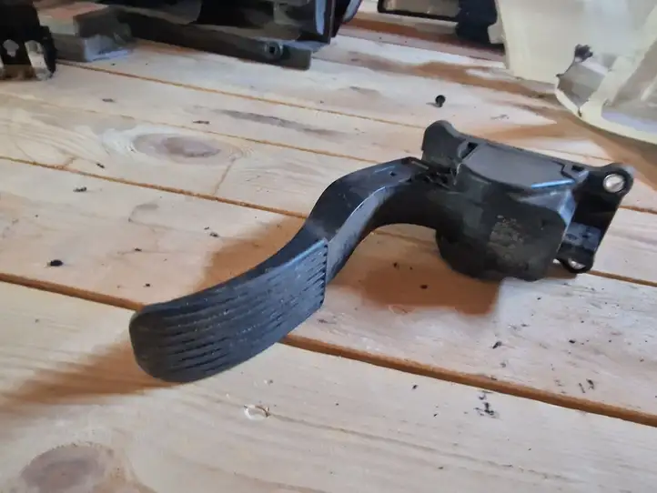 Volkswagen Crafter (2006 - 2016)  A9063000404 Педаль акселератора