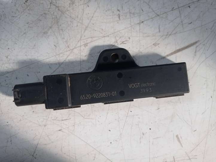 9220831 BMW 5 F10 F11 Interjero komforto antena