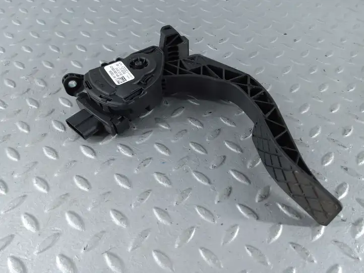 Audi A6 (2011 - 2014)  8K1723523A Педаль акселератора