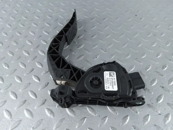Audi A6 (2011 - 2014)  8K1723523A Педаль акселератора