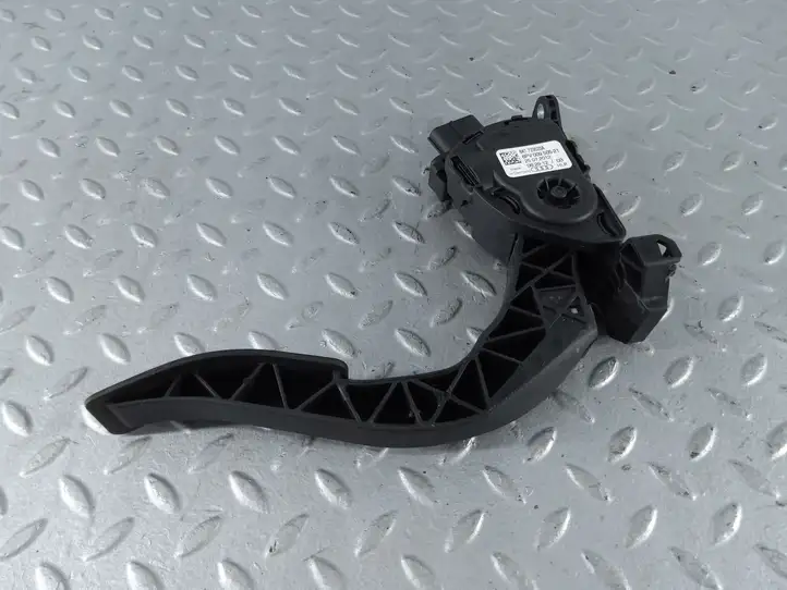 Audi A6 (2011 - 2014)  8K1723523A Педаль акселератора