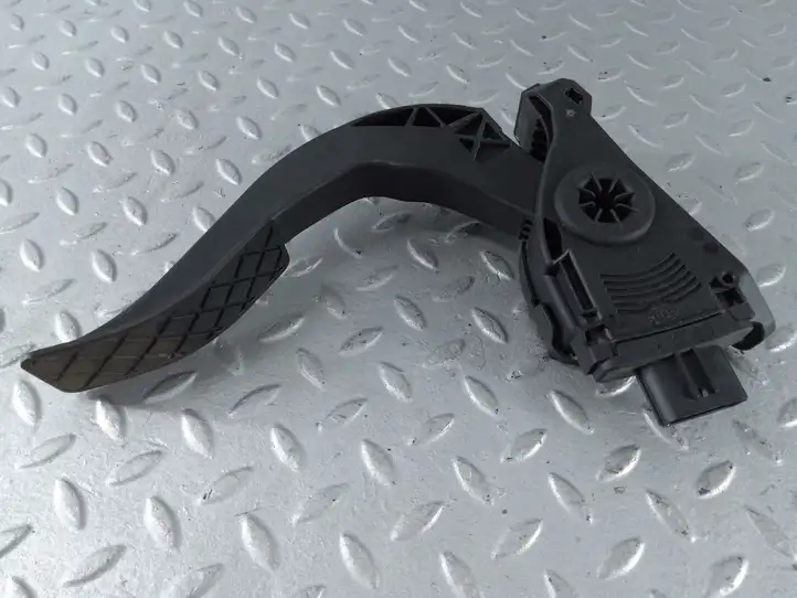 Audi A6 (2011 - 2014)  8K1723523A Педаль акселератора