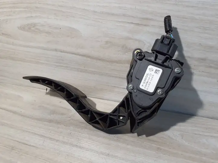 Renault Captur (2013 - 2020) 180029347R Педаль акселератора — фото 1