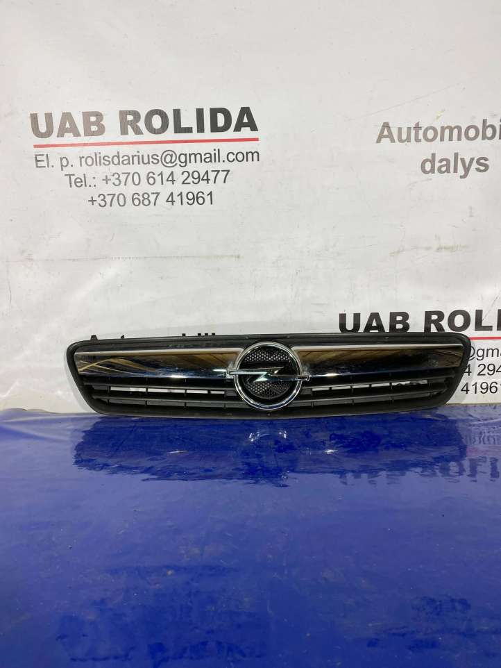 Opel Meriva (2002 - 2006)  13207140 Верхняя решётка
