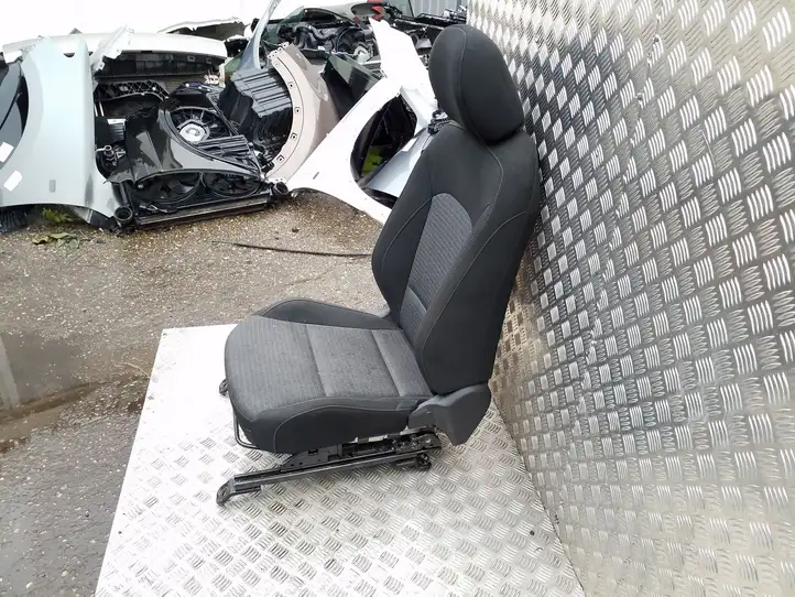 Kia Soul (2019 - ) Переднее сиденье пассажира — фото 3