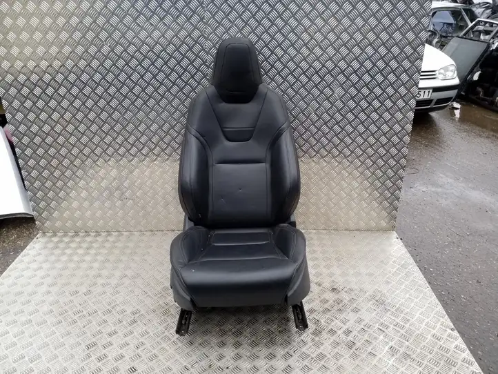 Tesla Model S (2016 - 2021) Переднее сиденье пассажира — фото 1