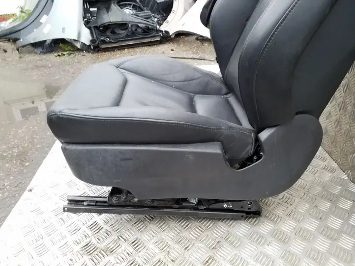 Tesla Model S (2016 - 2021) Переднее сиденье пассажира — фото 5
