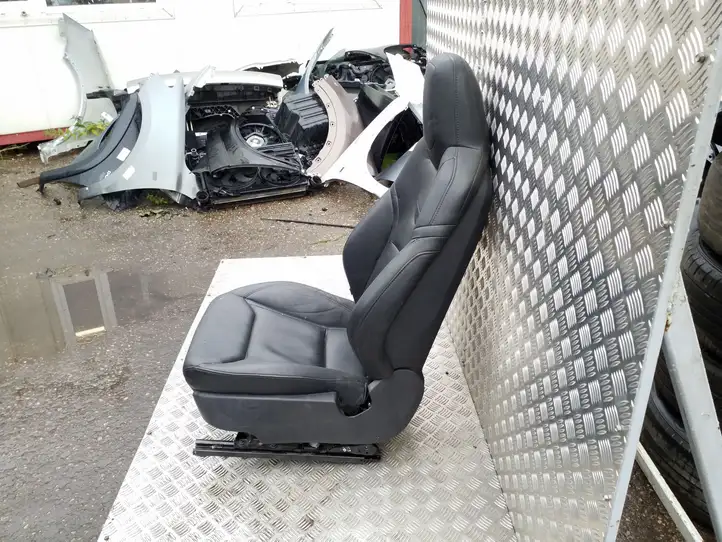 Tesla Model S (2016 - 2021) Переднее сиденье пассажира — фото 12
