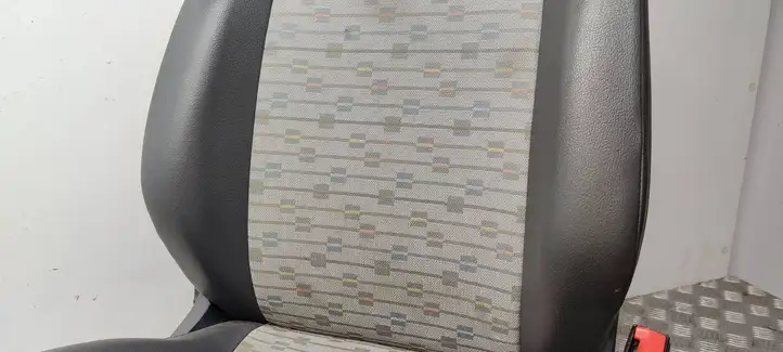 Volkswagen Caddy (2010 - 2015) Переднее сиденье пассажира — фото 5