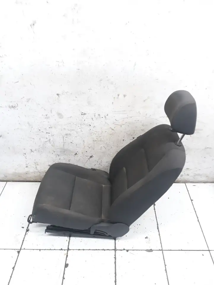 Volkswagen Touran I (2003 - 2010) 1K4881106ME Переднее сиденье пассажира — фото 5