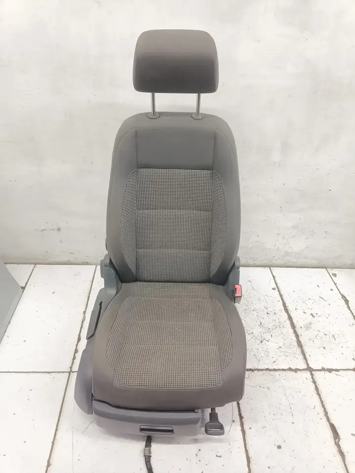 Volkswagen Touran I (2003 - 2010) Переднее сиденье пассажира — фото 1