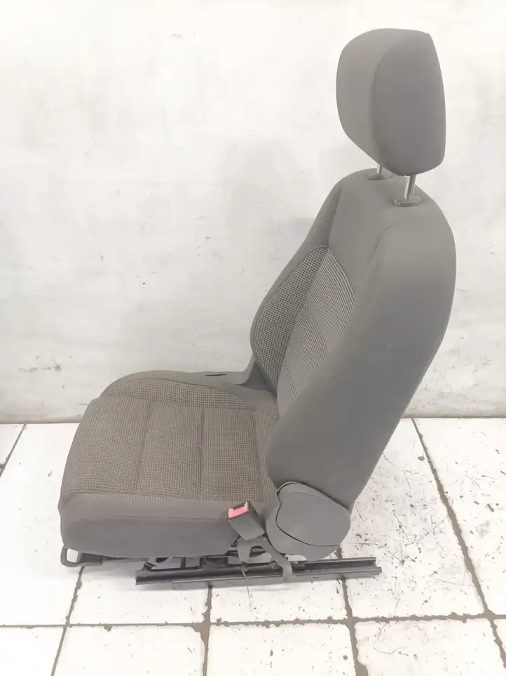 Volkswagen Touran I (2003 - 2010) Переднее сиденье пассажира — фото 4