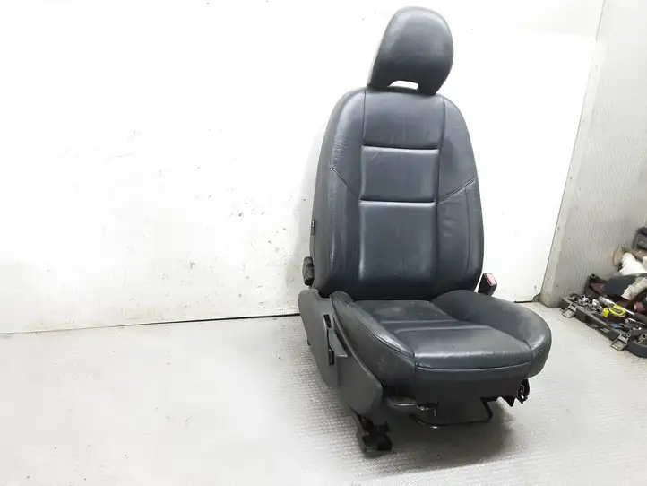 Volvo V50 (2004 - 2008)   Переднее сиденье пассажира