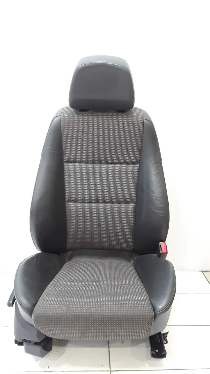 Opel Vectra (2002 - 2005)   Переднее сиденье пассажира