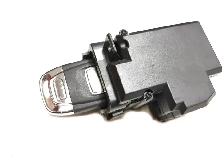 Audi Q5 (2008 - 2012)  8K0909131 Замок зажигания