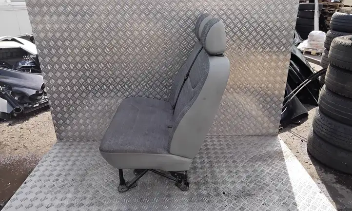 Renault Trafic II (X83) (2002 - 2014) Переднее сиденье пассажира — фото 4