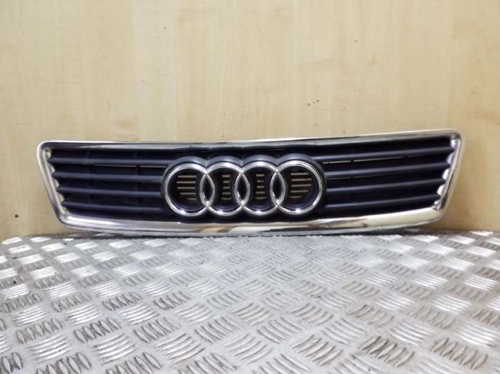 4Z7853651 Audi A6 Allroad C5 Grotelės priekinės