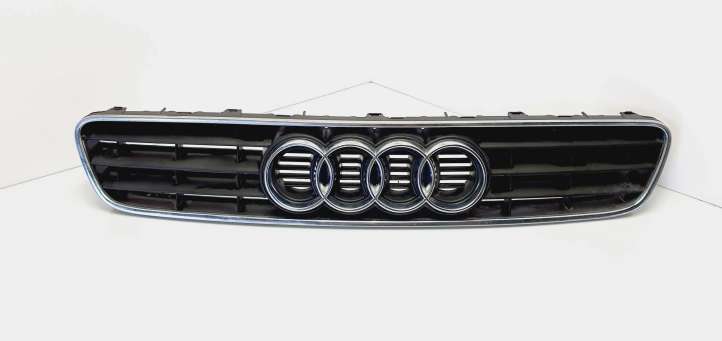 8L0807683 Audi A3 S3 8L Grotelės priekinės