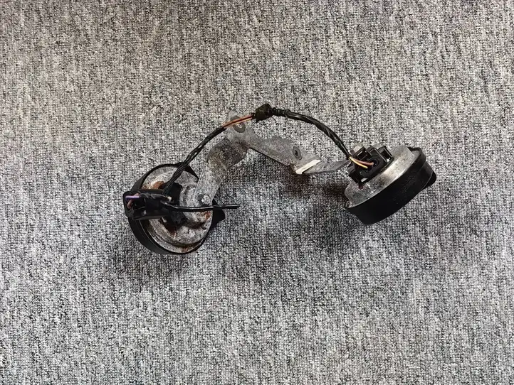 Mini Clubman F54 (2015 - 2019) 61337356772 Кронштейн звукового сигнала — фото 2