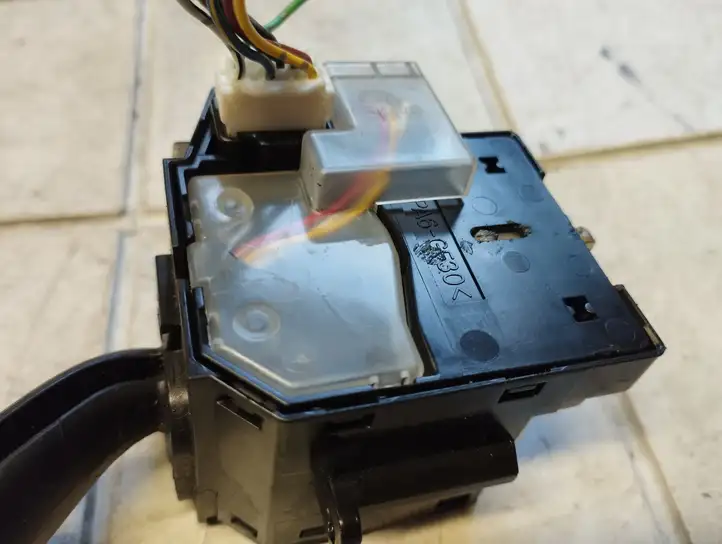 Mazda 5 (2005 - 2010)  17D682 Ручка поворотов/ фонарей