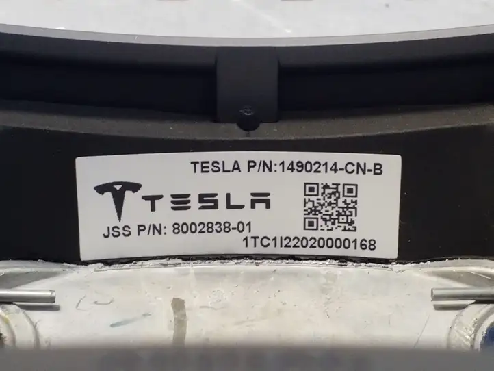 Tesla Model 3 (2017 - 2023) 1490214CNB Руль — фото 5