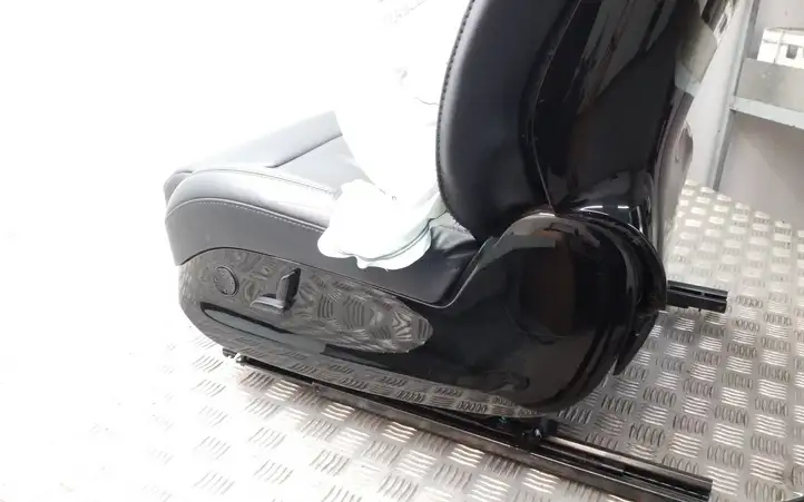 Tesla Model X (2015 - 2021) Переднее сиденье водителя — фото 5