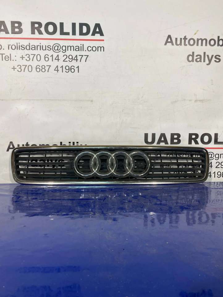 8D0853651J Audi A4 S4 B5 8D Grotelės priekinės