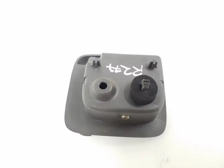 Volvo V70 (2000 - 2004)   Ручка капота