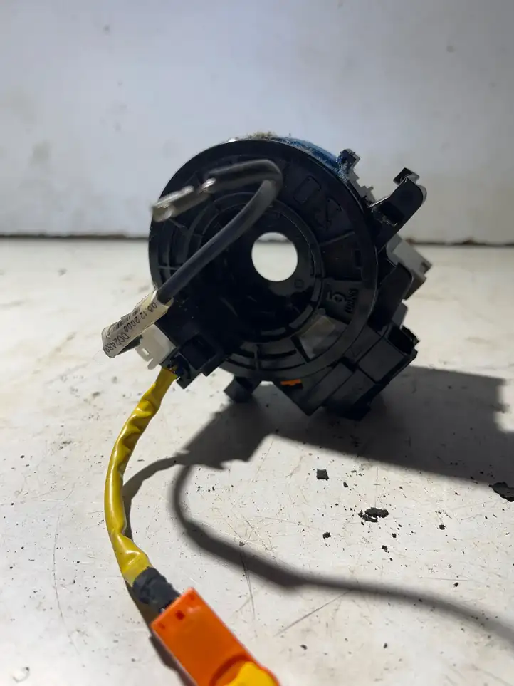 Toyota Auris 150 (2006 - 2012) Контактное кольцо SRS — фото 1