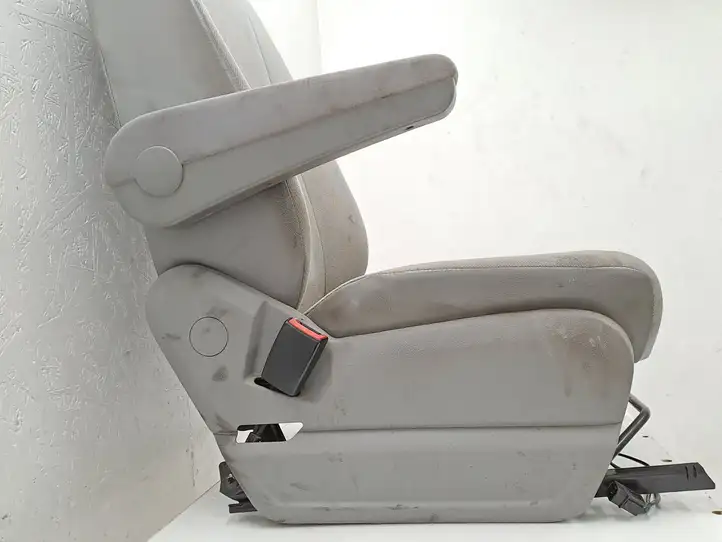 Volkswagen Crafter (2006 - 2016) A9069700230 Переднее сиденье водителя — фото 2