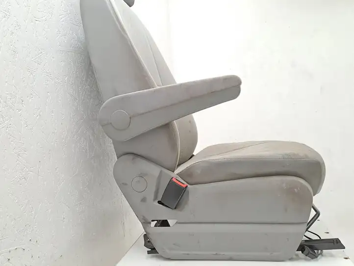 Volkswagen Crafter (2006 - 2016) A9069700230 Переднее сиденье водителя — фото 32