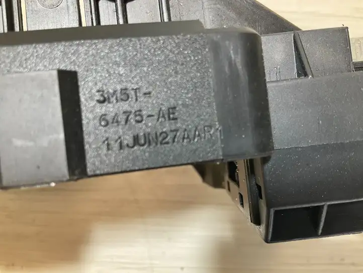 Ford Kuga I (2008 - 2012)  6475AE Комплект ручек