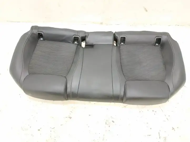 Mercedes-Benz CLA C117,X117,W117 (2013 - 2019) Заднее сиденье — фото 1