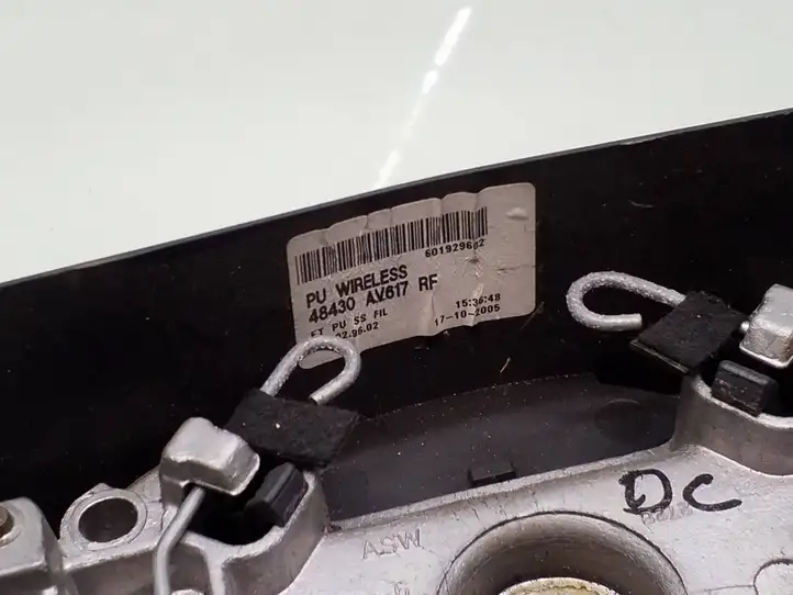 Nissan Almera N16 (2000 - 2010) 48430av617rf Руль — фото 3