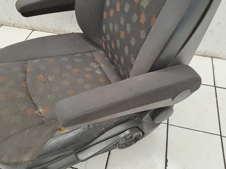 Mercedes-Benz Vito Viano W639 (2003 - 2010) Переднее сиденье водителя — фото 11