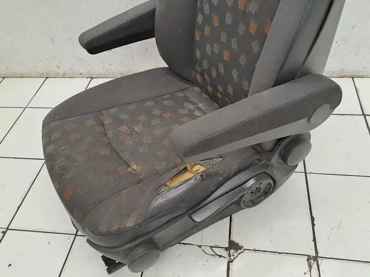 Mercedes-Benz Vito Viano W639 (2003 - 2010) Переднее сиденье водителя — фото 13