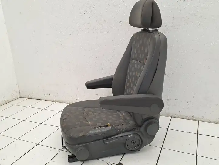 Mercedes-Benz Vito Viano W639 (2003 - 2010) Переднее сиденье водителя — фото 30