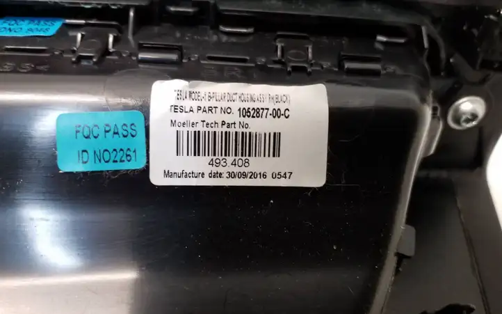 Tesla Model X (2015 - 2021) 103597100E Нижняя обшивка стойки B — фото 9