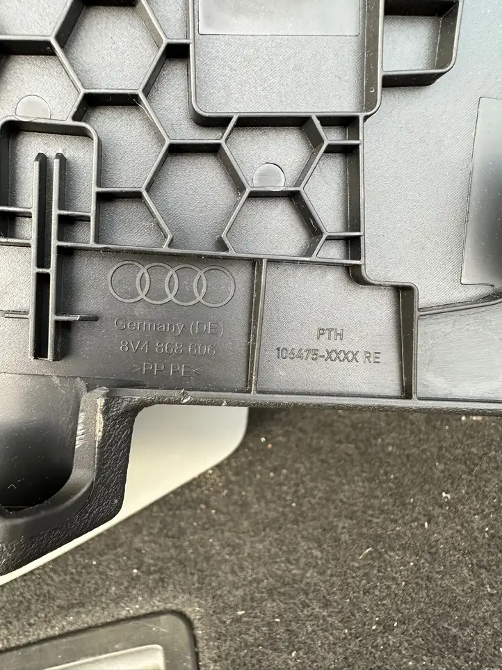 Audi A3/S3 8V (2016 - 2020) 8V4867246 Верхняя обшивка стойки D — фото 8