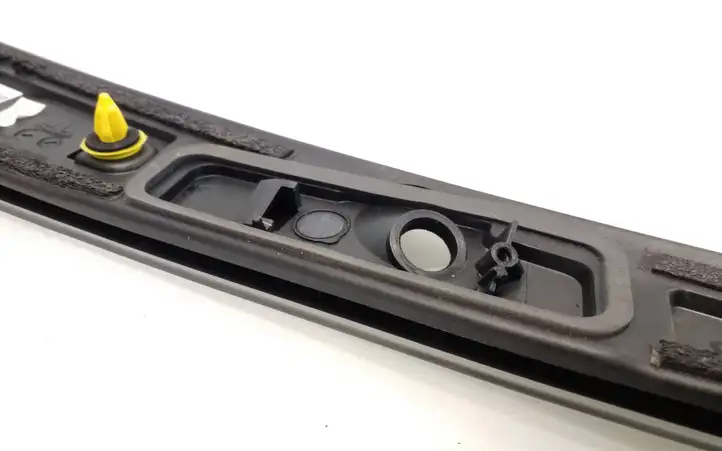 Tesla Model X (2015 - 2021) 108390200B Верхняя обшивка стойки B — фото 5