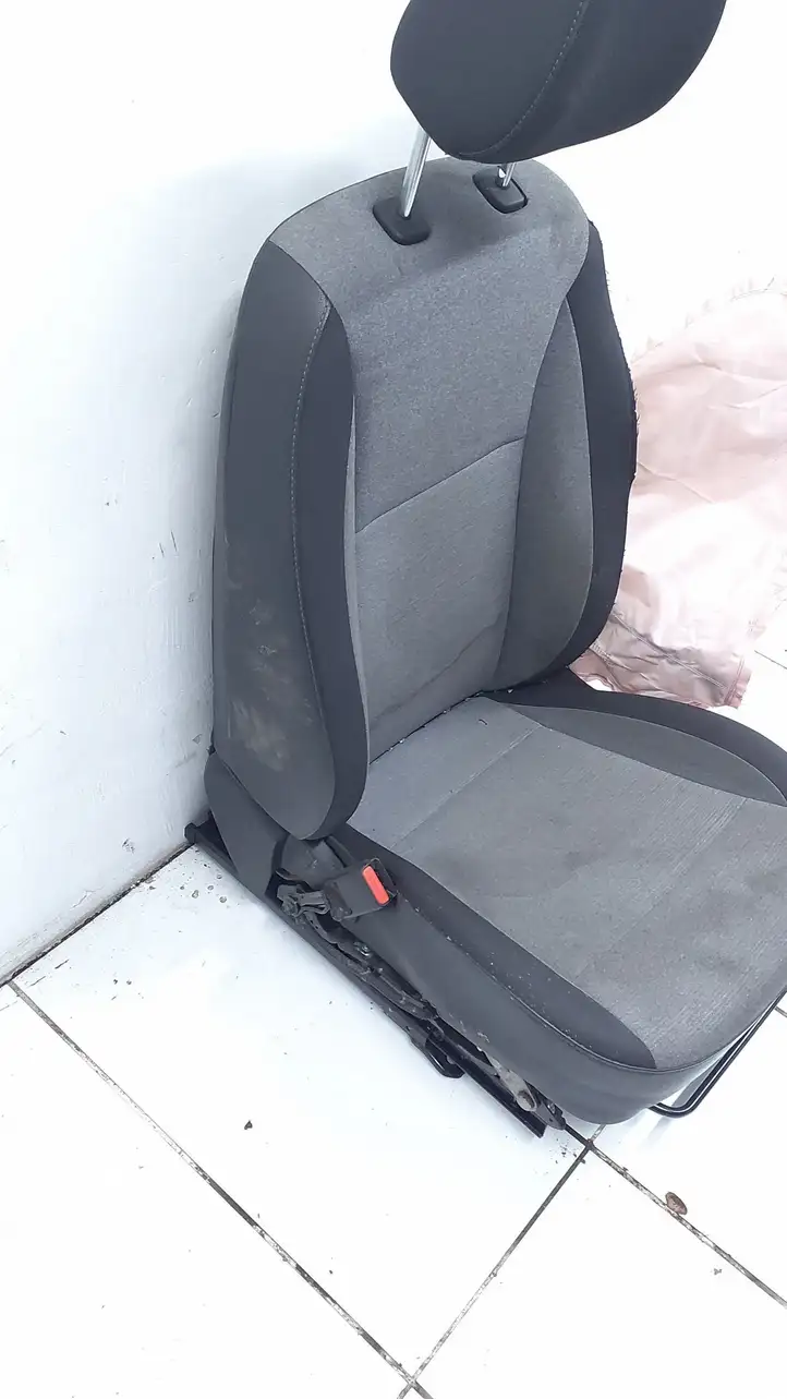 Hyundai i20 (GB IB) (2014 - 2018) 88501GB520 Переднее сиденье водителя — фото 5