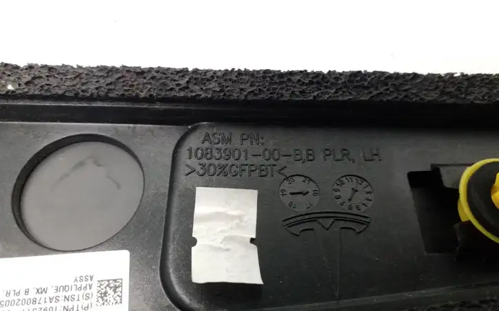 Tesla Model X (2015 - 2021) 108390100B Верхняя обшивка стойки B — фото 7